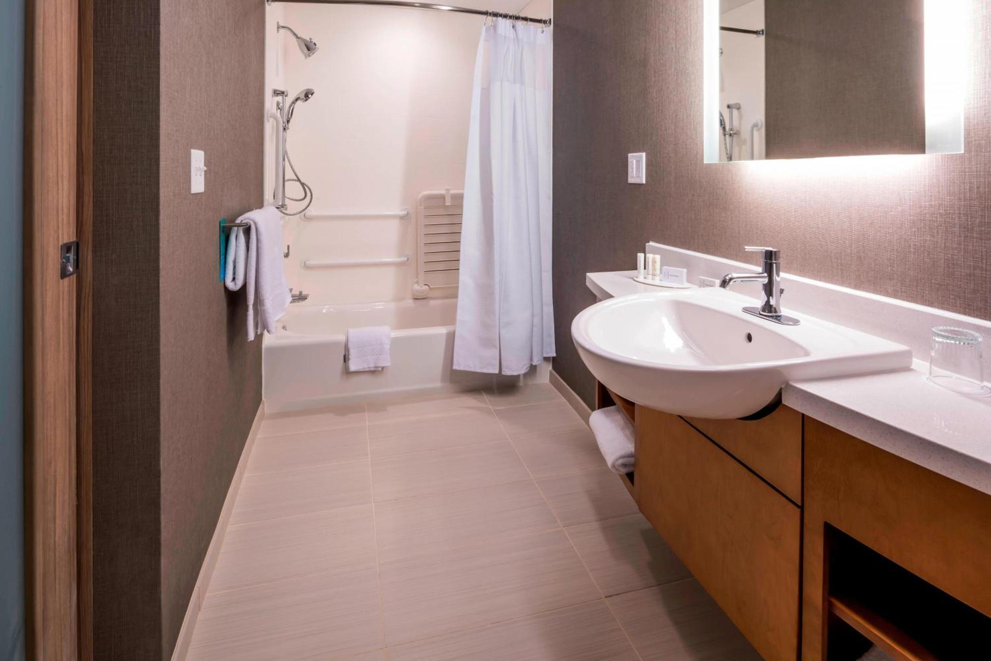 Springhill Suites By Marriott Fishkill Ngoại thất bức ảnh