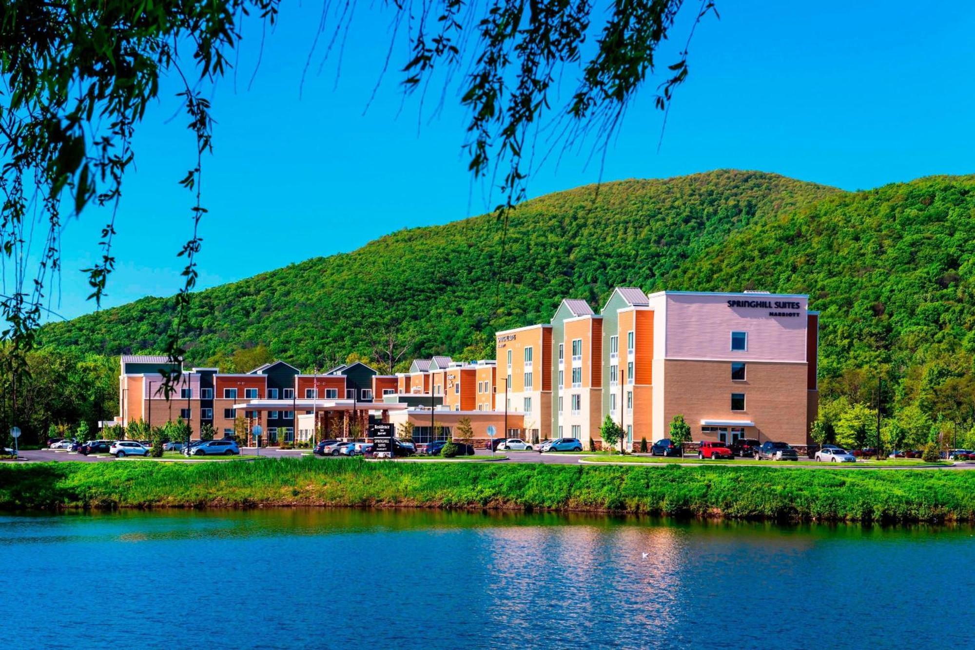 Springhill Suites By Marriott Fishkill Ngoại thất bức ảnh